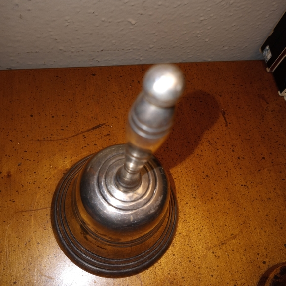 Silver Cast Metal Bell - Picture 3 of 8